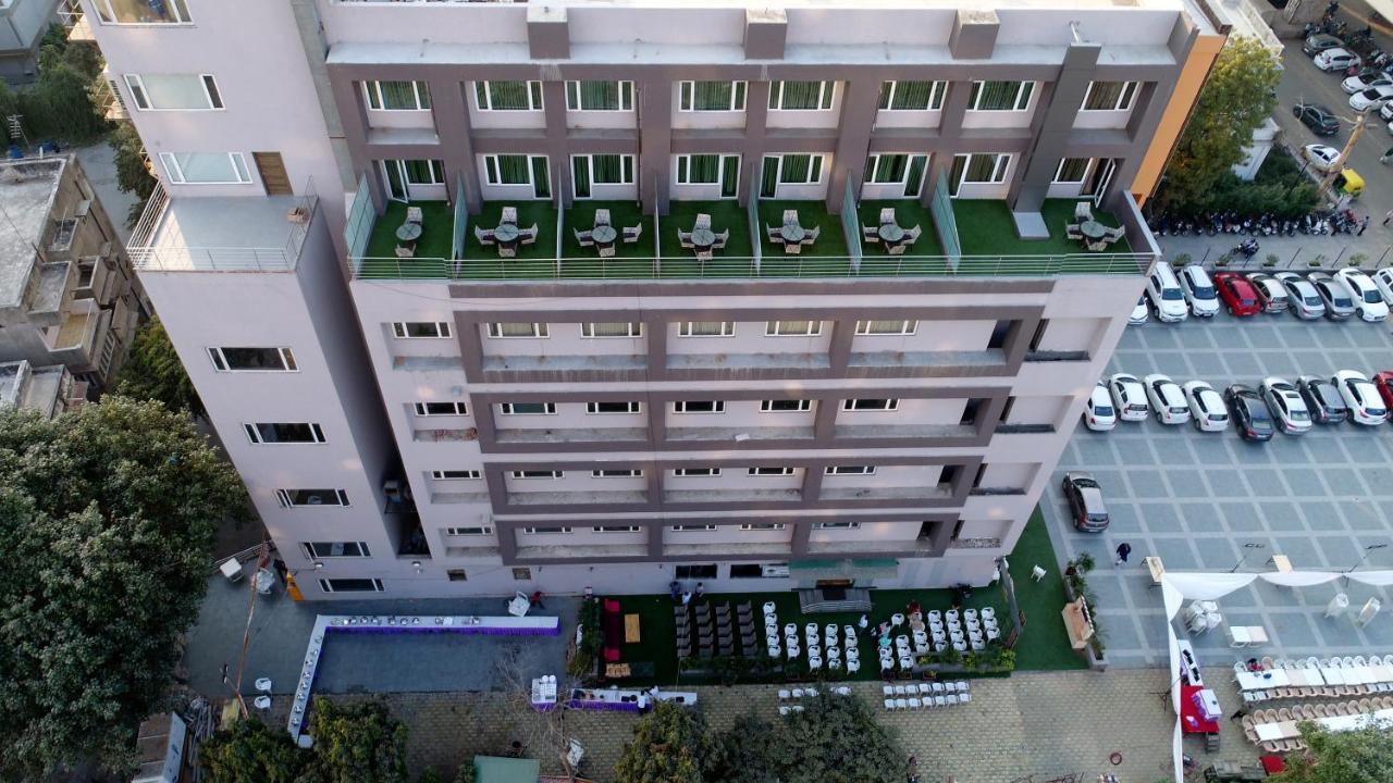 Apricot Hotel , Ahmedabad Eksteriør bilde