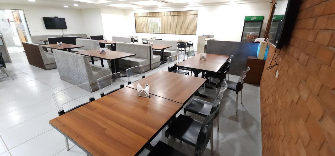 Apricot Hotel , Ahmedabad Eksteriør bilde